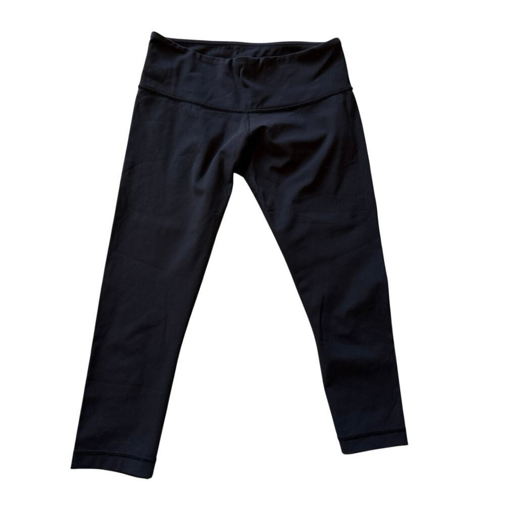 Lululemon Size 6 Black Leggings 20”Inseam